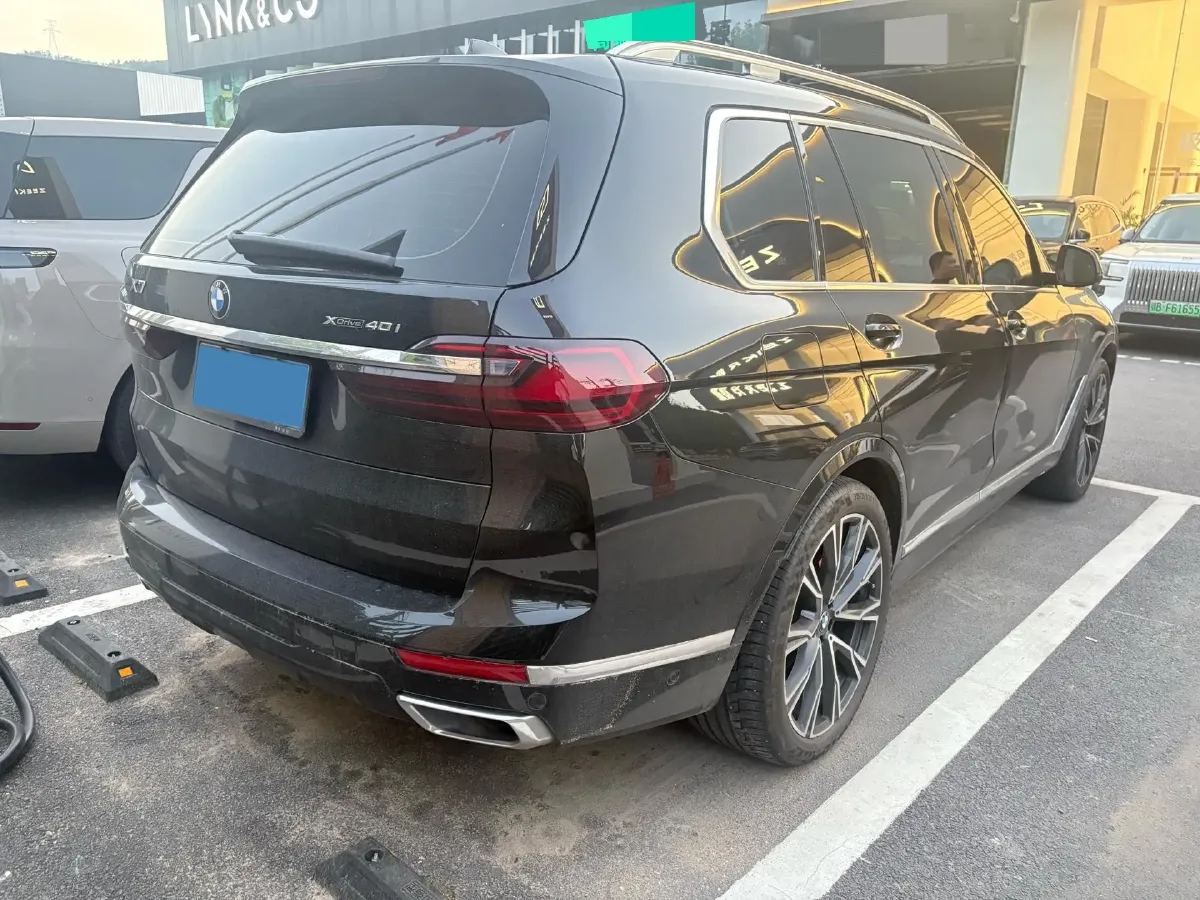 2021 BMW X7 3.0T 340HP L6 8AT,autocango,china used car exporter,china ev exporter,chinese used car exporter,chinese used ev exporter