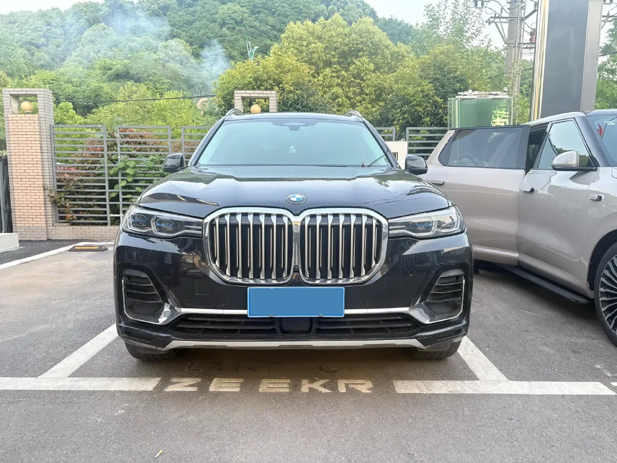 2021 BMW X7 3.0T 340HP L6 8AT,autocango,china used car exporter,china ev exporter,chinese used car exporter,chinese used ev exporter