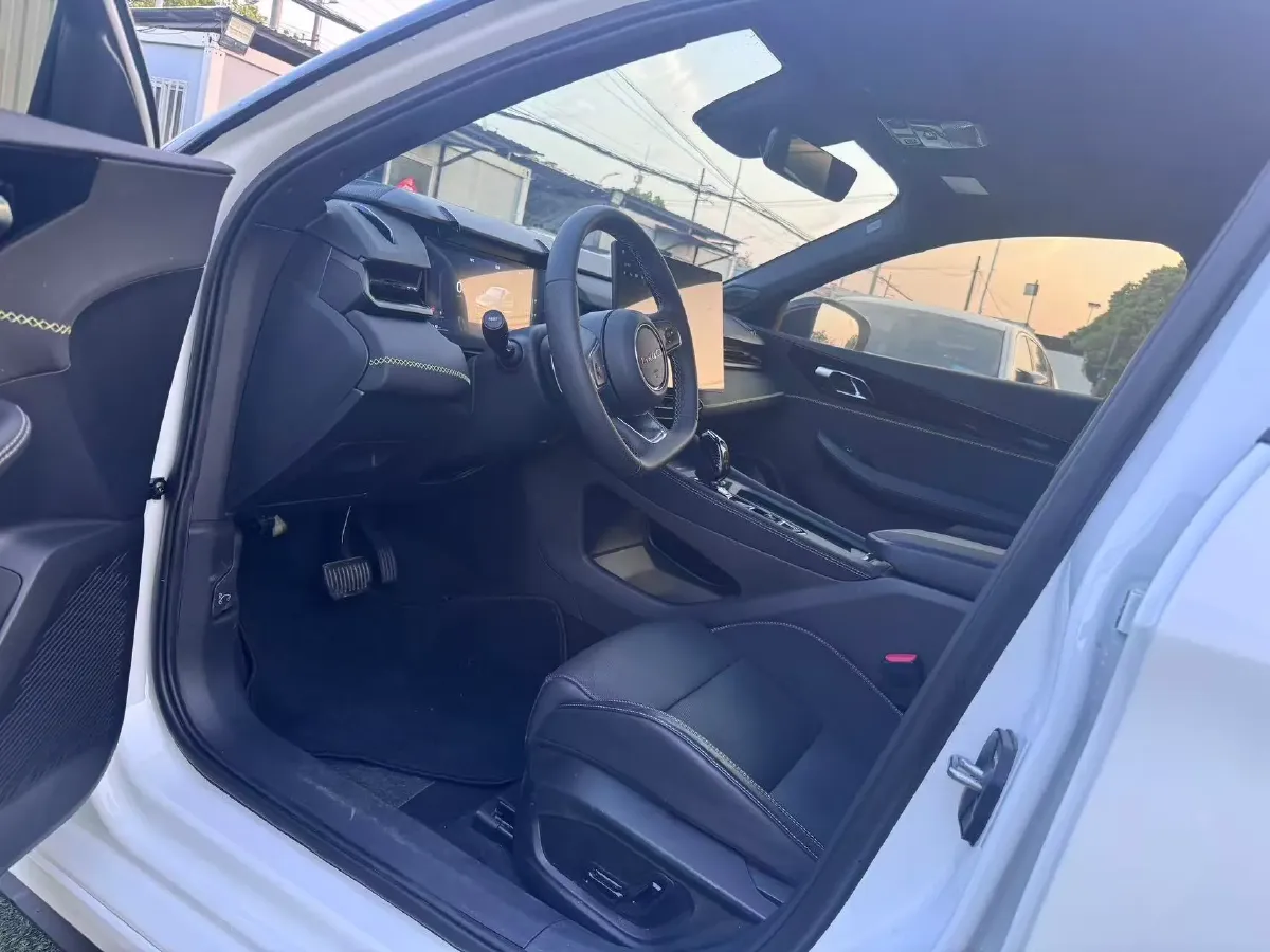 2025 LYNK&CO 03 1.5T 181HP L4 7DCT,autocango,china used car exporter,china ev exporter,chinese used car exporter,chinese used ev exporter