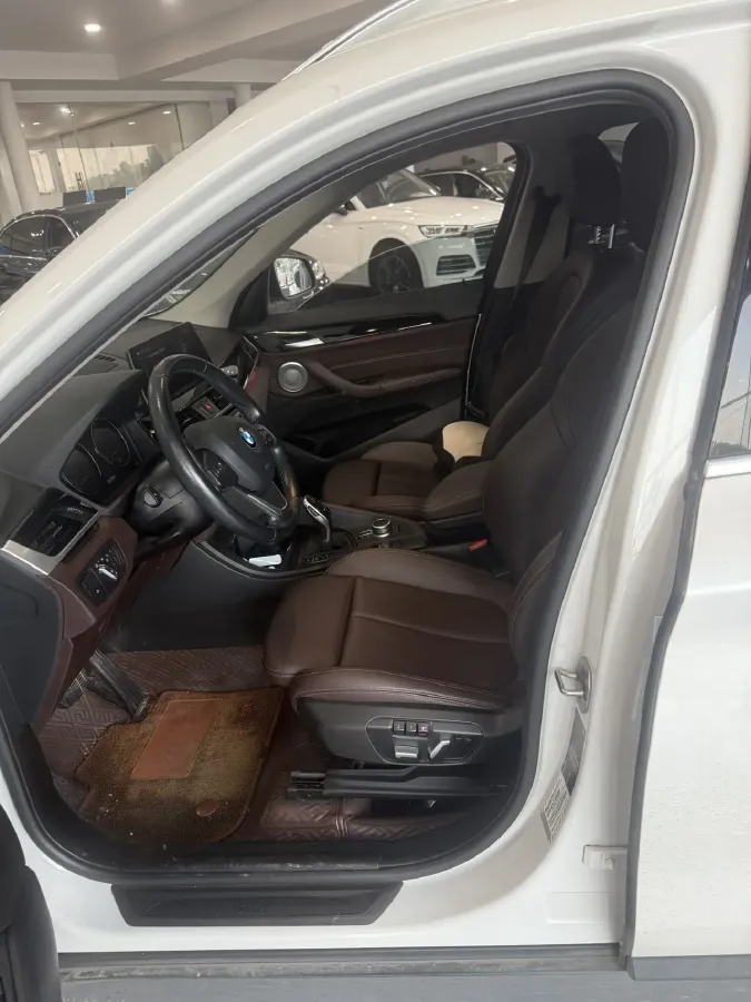 2021 BMW X1 1.5T 140HP L3 7DCT,autocango,china used car exporter,china ev exporter,chinese used car exporter,chinese used ev exporter