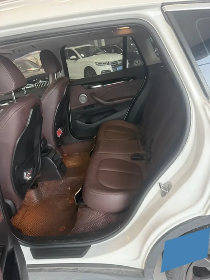 2021 BMW X1 1.5T 140HP L3 7DCT,autocango,china used car exporter,china ev exporter,chinese used car exporter,chinese used ev exporter