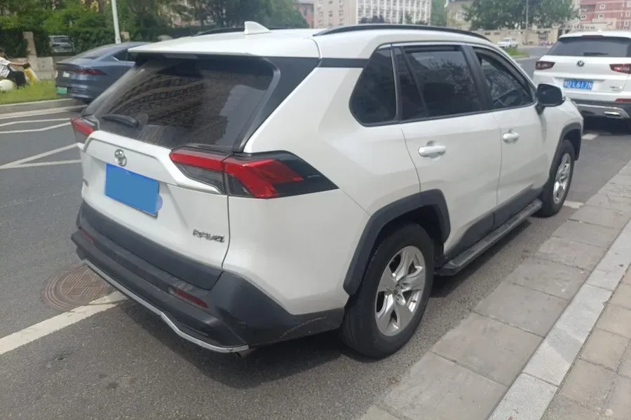 2022 Toyota RAV4 2.0L 171HP L4 CVT,autocango,china used car exporter,china ev exporter,chinese used car exporter,chinese used ev exporter