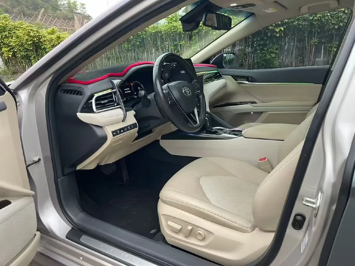 2021 Toyota Camry 2.5L 209HP L4 8AT,autocango,china used car exporter,china ev exporter,chinese used car exporter,chinese used ev exporter