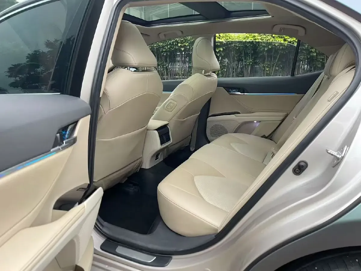 2021 Toyota Camry 2.5L 209HP L4 8AT,autocango,china used car exporter,china ev exporter,chinese used car exporter,chinese used ev exporter