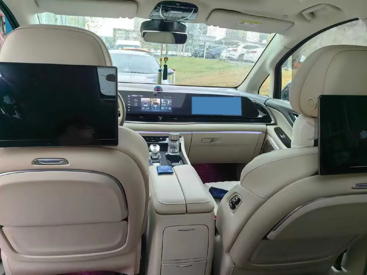 2022 Voyah Dream 1.5T 136HP L4 PHEV 25.57KWH,autocango,china used car exporter,china ev exporter,chinese used car exporter,chinese used ev exporter