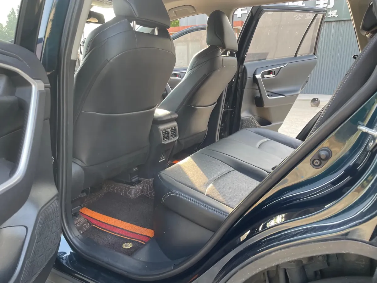 2022 Toyota Wildlander 2.5L 178HP L4 E-CVT Hybrid,autocango,china used car exporter,china ev exporter,chinese used car exporter,chinese used ev exporter