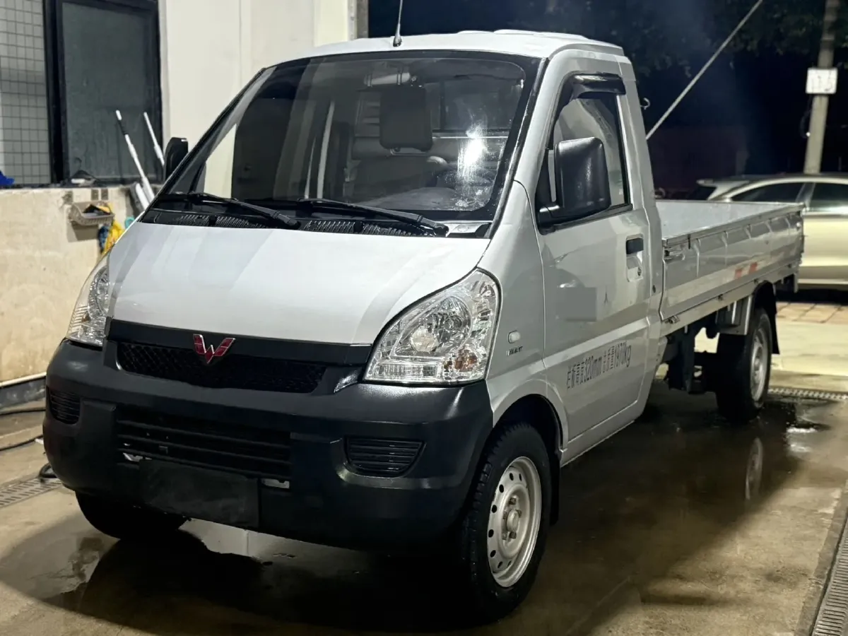 2023 WuLing RongGuang Mini Truck 1.5L 102HP L4 5MT,autocango,china used car exporter,china ev exporter,chinese used car exporter,chinese used ev exporter