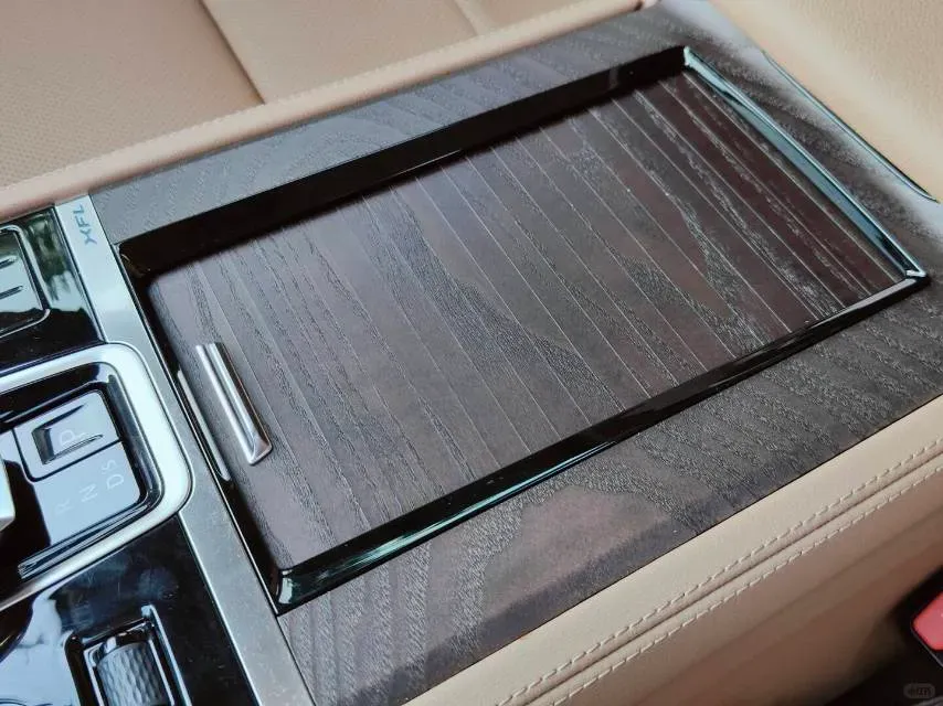 2024 Jaguar XFL 2.0T 250HP L4 8AT,autocango,china used car exporter,china ev exporter,chinese used car exporter,chinese used ev exporter