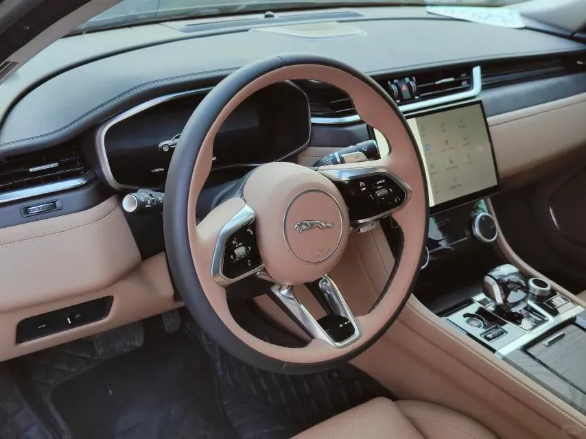 2024 Jaguar XFL 2.0T 250HP L4 8AT,autocango,china used car exporter,china ev exporter,chinese used car exporter,chinese used ev exporter