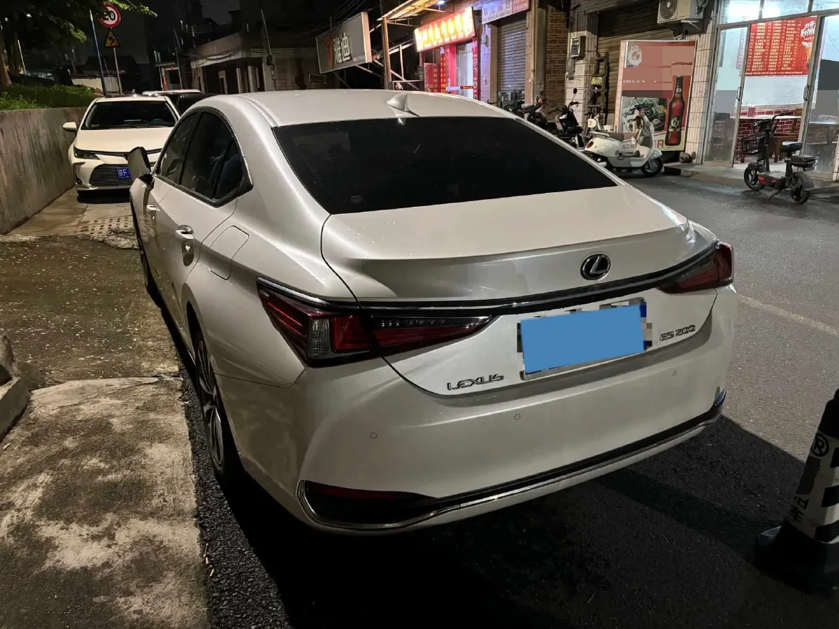 2022 Lexus ES 2.0L 173HP L4 CVT,autocango,china used car exporter,china ev exporter,chinese used car exporter,chinese used ev exporter