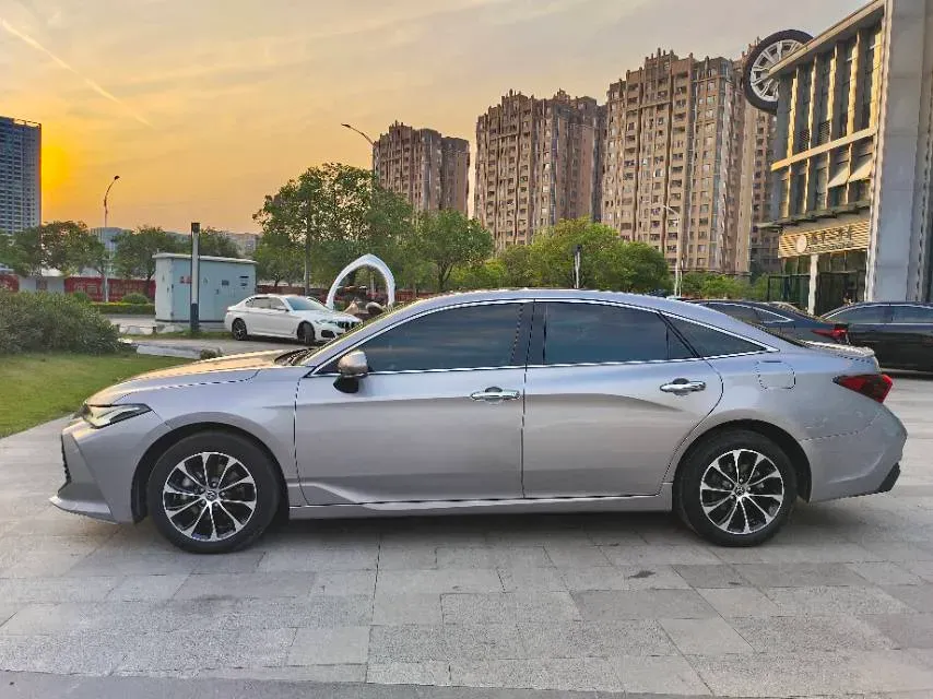 2022 Toyota Avalon 2.5L 209HP L4 8AT,autocango,china used car exporter,china ev exporter,chinese used car exporter,chinese used ev exporter