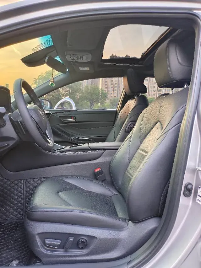 2022 Toyota Avalon 2.5L 209HP L4 8AT,autocango,china used car exporter,china ev exporter,chinese used car exporter,chinese used ev exporter