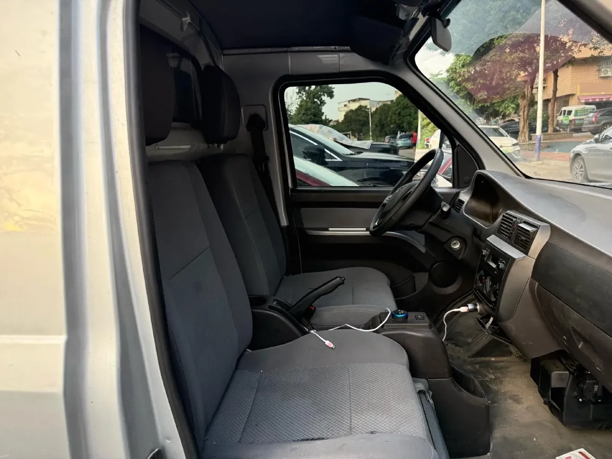 2023 WuLing RongGuang Mini Truck EV BEV 41.5KWH,autocango,china used car exporter,china ev exporter,chinese used car exporter,chinese used ev exporter