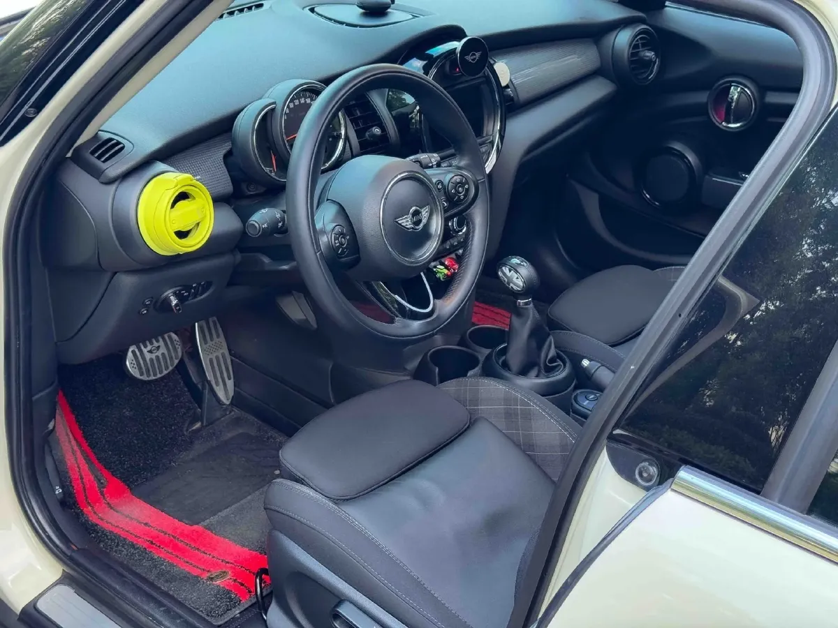 2016 MINI MINI 1.5T 136HP L3 6AT,autocango,china used car exporter,china ev exporter,chinese used car exporter,chinese used ev exporter