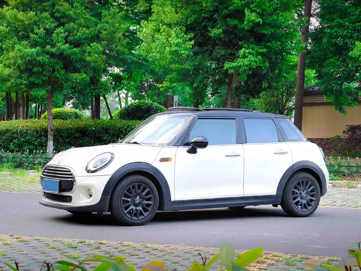 2016 MINI MINI 1.5T 136HP L3 6AT,autocango,china used car exporter,china ev exporter,chinese used car exporter,chinese used ev exporter