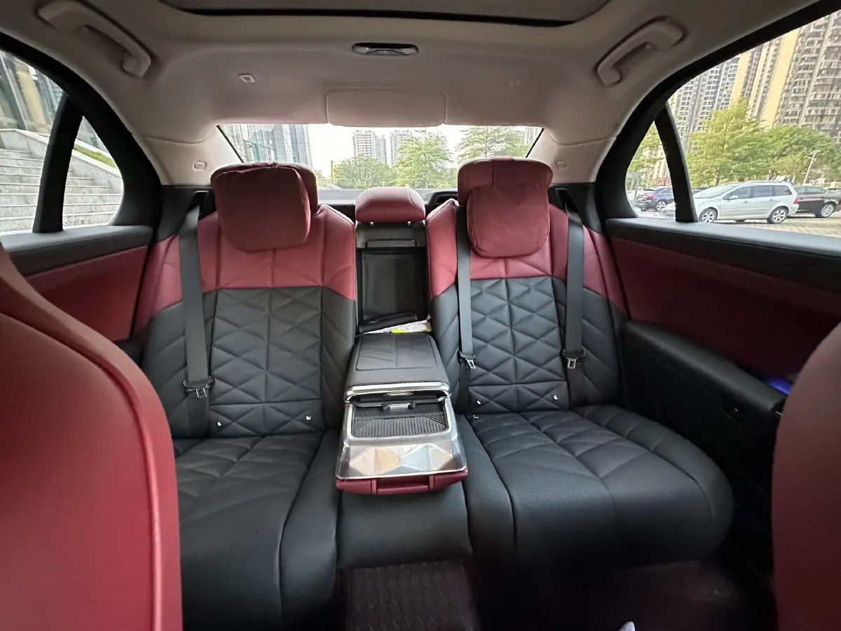 2023 BMW 7 Series 3.0T 272HP L6 8AT,autocango,china used car exporter,china ev exporter,chinese used car exporter,chinese used ev exporter