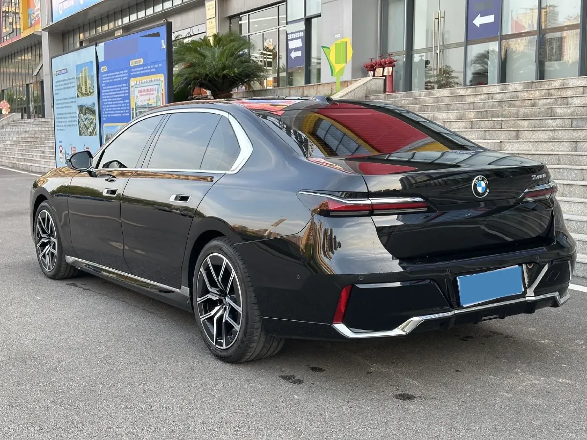 2023 BMW 7 Series 3.0T 272HP L6 8AT,autocango,china used car exporter,china ev exporter,chinese used car exporter,chinese used ev exporter