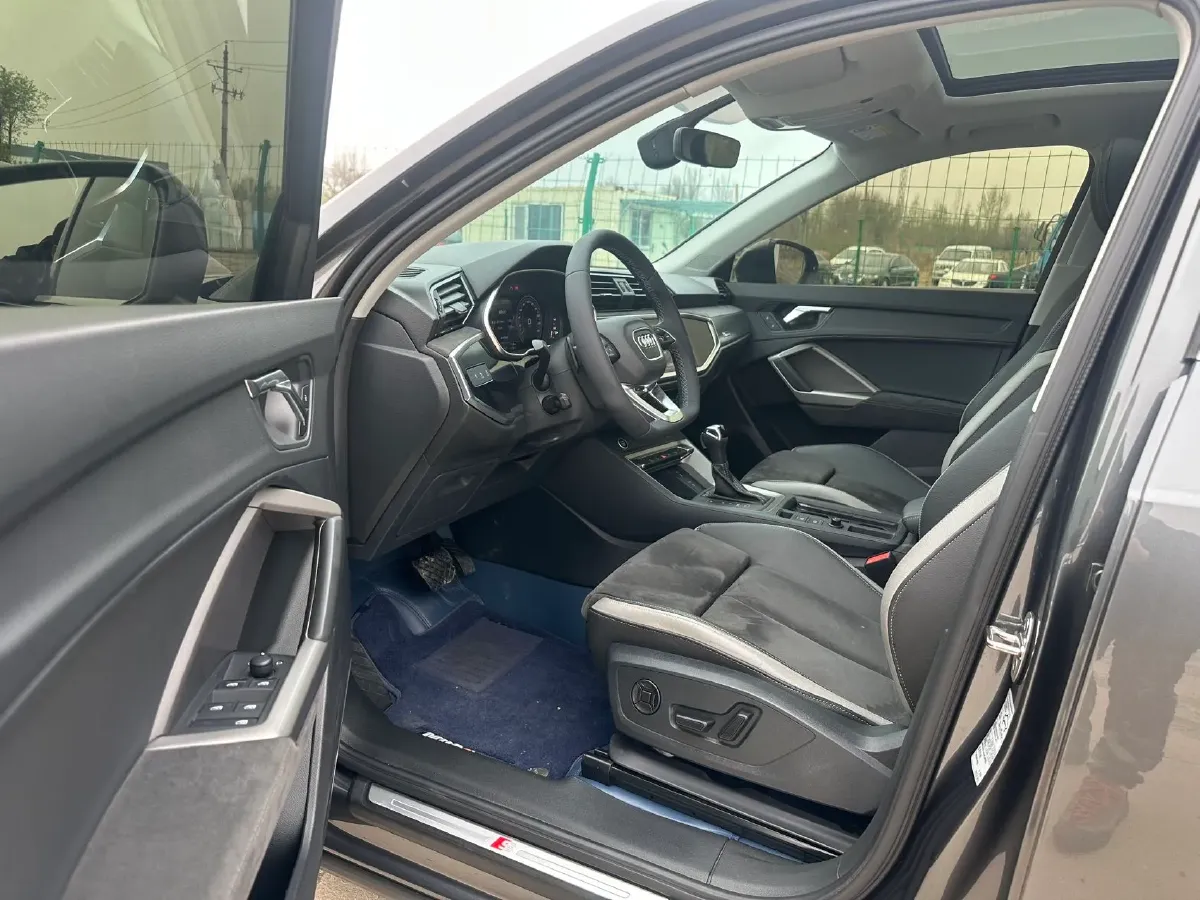 2023 Audi Q3 1.4T 150HP L4 7DCT,autocango,china used car exporter,china ev exporter,chinese used car exporter,chinese used ev exporter