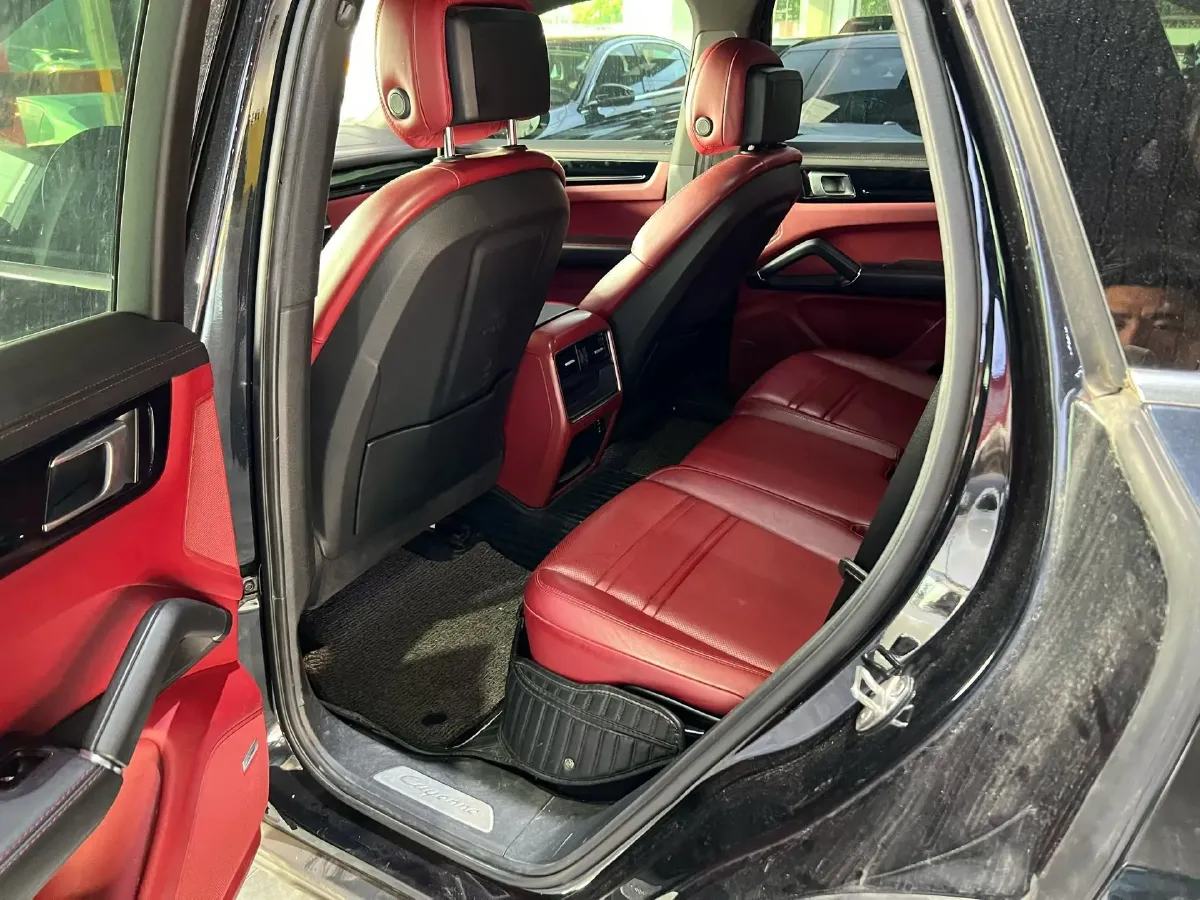 2021 Porsche Cayenne 2.0T 252HP L4 8AT PHEV 17.9KWH,autocango,china used car exporter,china ev exporter,chinese used car exporter,chinese used ev exporter