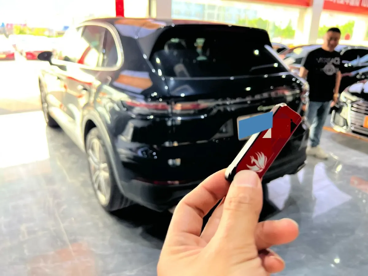 2021 Porsche Cayenne 2.0T 252HP L4 8AT PHEV 17.9KWH,autocango,china used car exporter,china ev exporter,chinese used car exporter,chinese used ev exporter