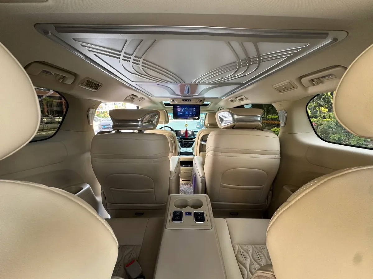 2022 Buick GL8 2.0T 237HP L4 9AT,autocango,china used car exporter,china ev exporter,chinese used car exporter,chinese used ev exporter