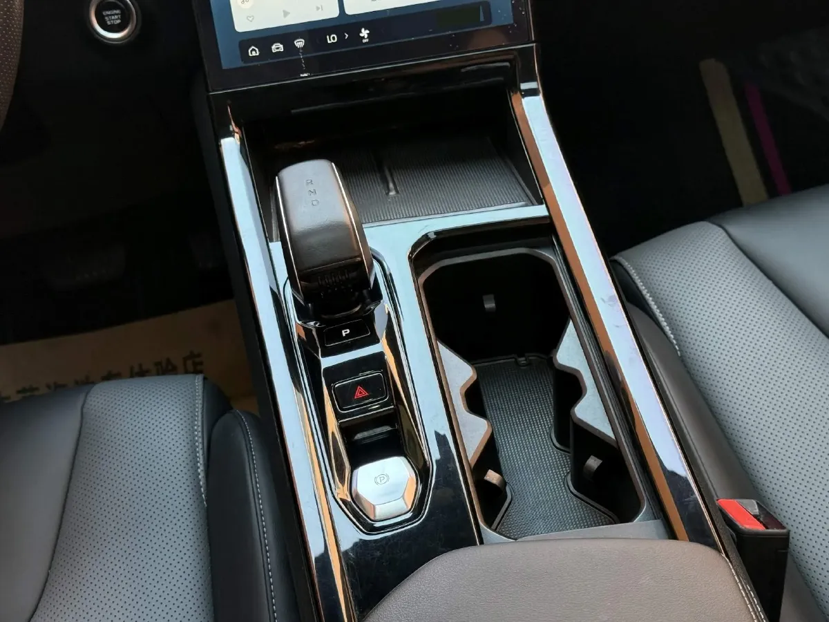 2023 Geely Azkarra 1.5T 181HP L4 7DCT,autocango,china used car exporter,china ev exporter,chinese used car exporter,chinese used ev exporter