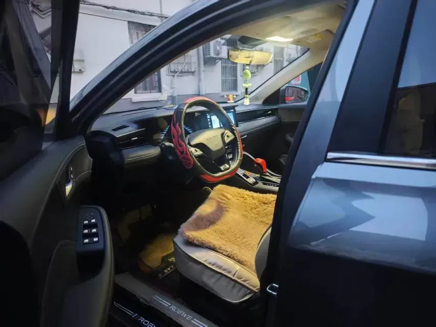 2023 Roewe i5 1.5L 129HP L4 CVT,autocango,china used car exporter,china ev exporter,chinese used car exporter,chinese used ev exporter