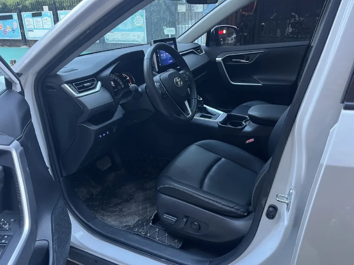 2021 Toyota RAV4 2.0L 171HP L4 CVT,autocango,china used car exporter,china ev exporter,chinese used car exporter,chinese used ev exporter