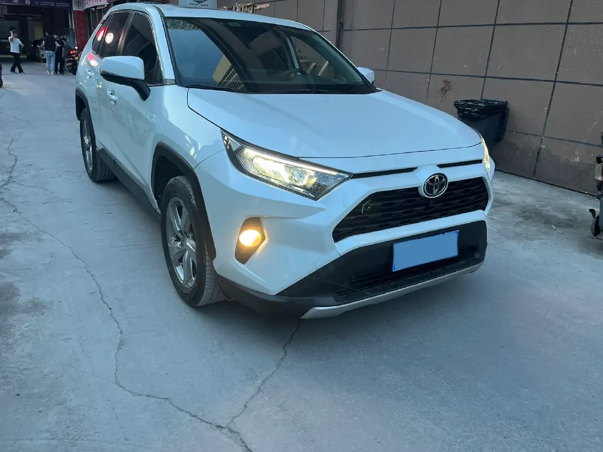 2021 Toyota RAV4 2.0L 171HP L4 CVT,autocango,china used car exporter,china ev exporter,chinese used car exporter,chinese used ev exporter