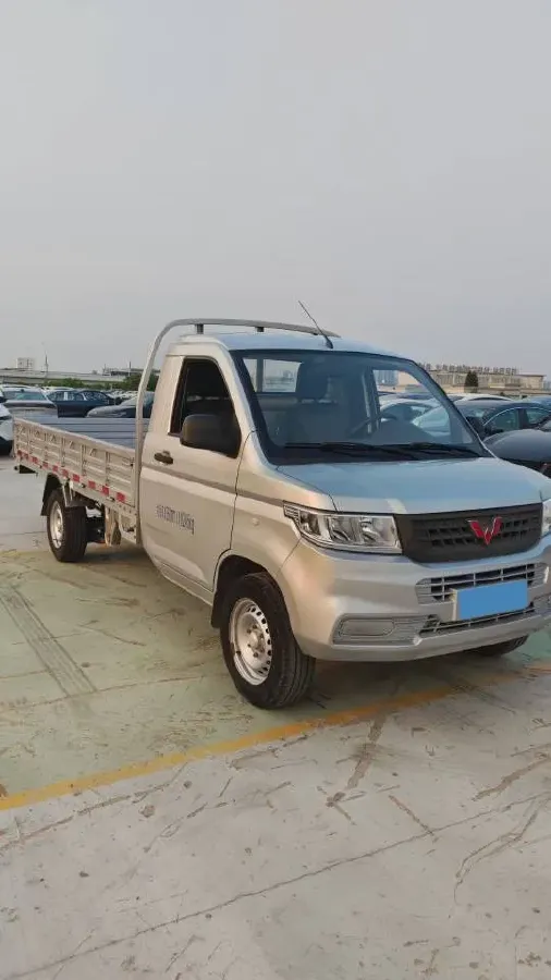 2022 WuLing RongGuang New Truck 1.5L 102HP L4 5MT,autocango,china used car exporter,china ev exporter,chinese used car exporter,chinese used ev exporter