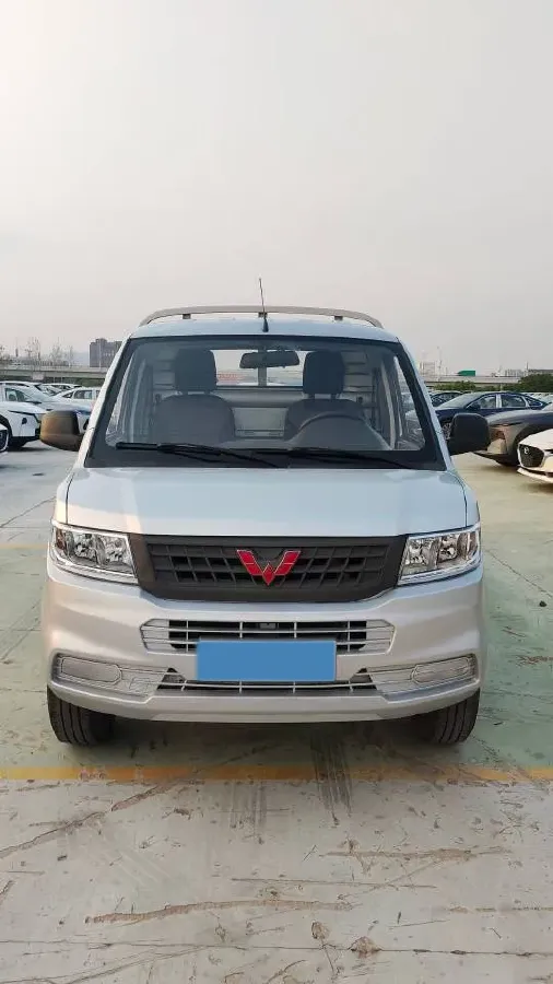 2022 WuLing RongGuang New Truck 1.5L 102HP L4 5MT,autocango,china used car exporter,china ev exporter,chinese used car exporter,chinese used ev exporter