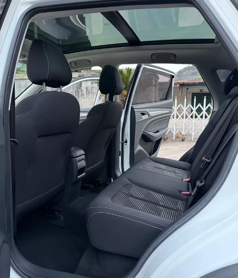 2020 Roewe RX3 1.6L 125HP L4 CVT,autocango,china used car exporter,china ev exporter,chinese used car exporter,chinese used ev exporter