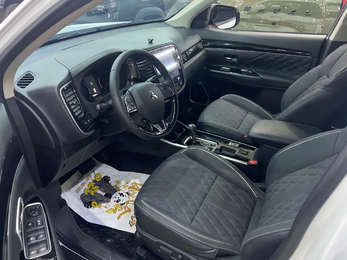 2020 Mitsubishi Outlander 2.0L 166HP L4 CVT,autocango,china used car exporter,china ev exporter,chinese used car exporter,chinese used ev exporter