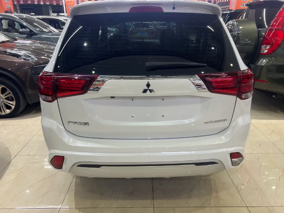 2020 Mitsubishi Outlander 2.0L 166HP L4 CVT,autocango,china used car exporter,china ev exporter,chinese used car exporter,chinese used ev exporter