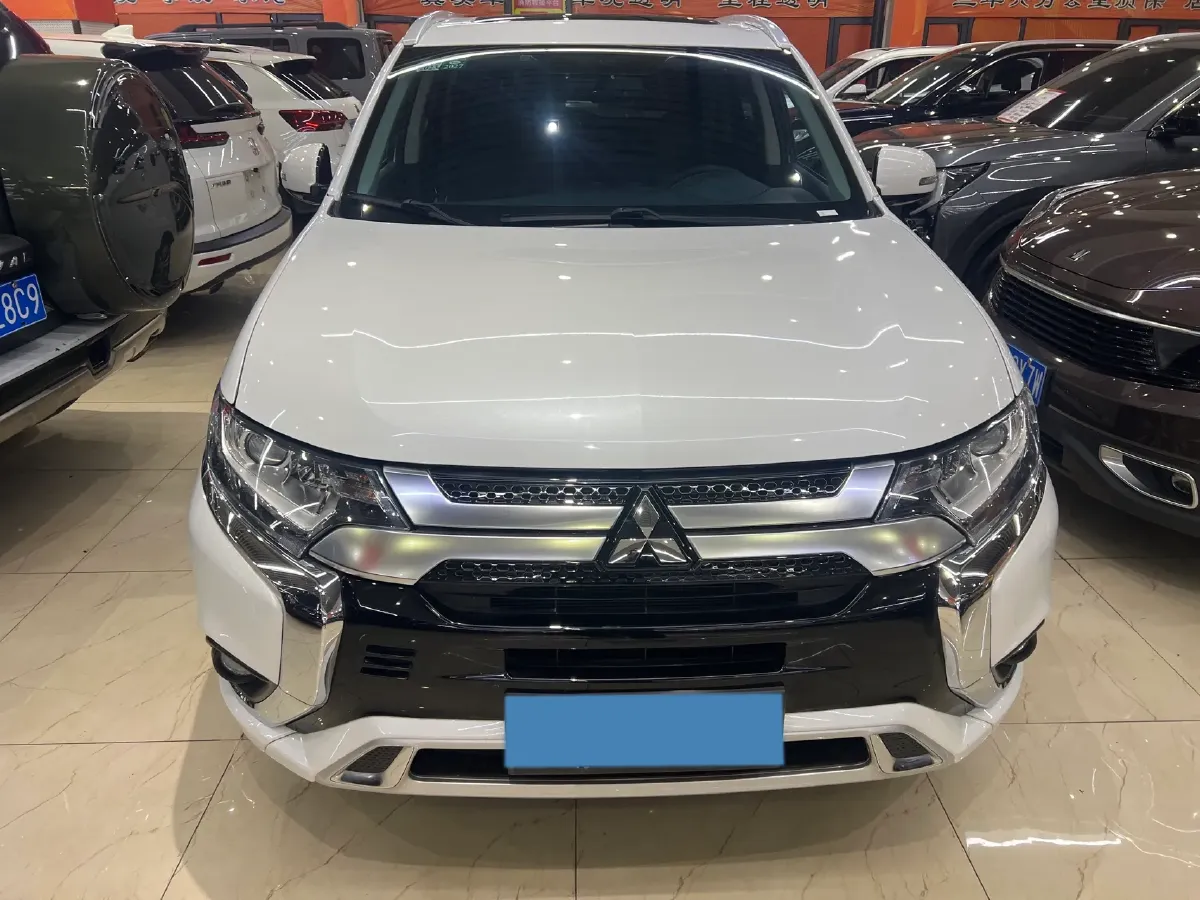 2020 Mitsubishi Outlander 2.0L 166HP L4 CVT,autocango,china used car exporter,china ev exporter,chinese used car exporter,chinese used ev exporter