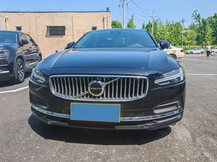 2023 Volvo S90 2.0T 250HP L4 8AT,autocango,china used car exporter,china ev exporter,chinese used car exporter,chinese used ev exporter