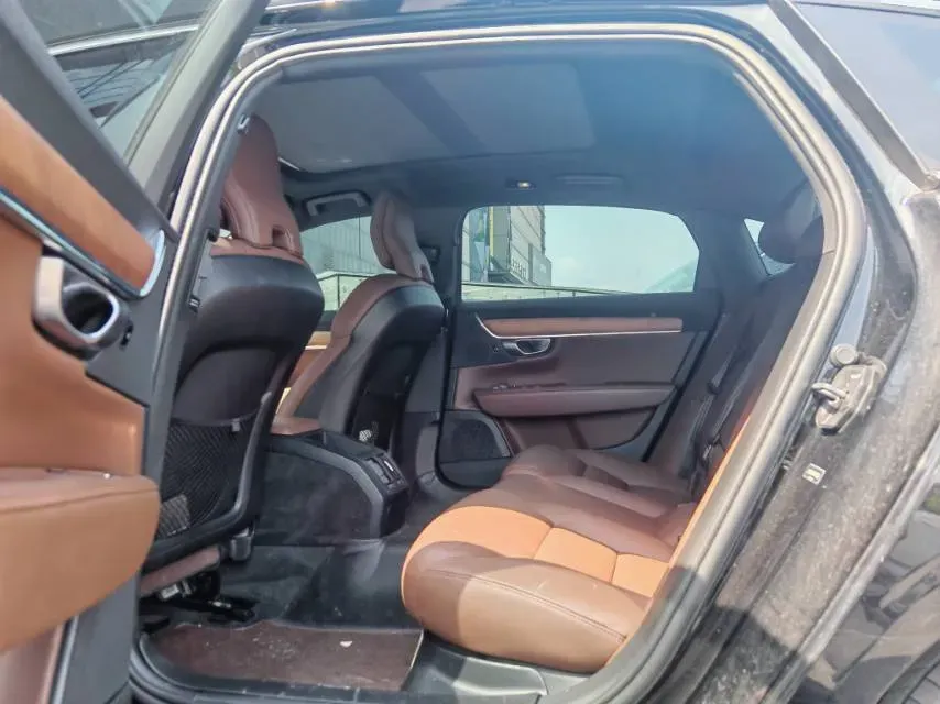 2023 Volvo S90 2.0T 250HP L4 8AT,autocango,china used car exporter,china ev exporter,chinese used car exporter,chinese used ev exporter