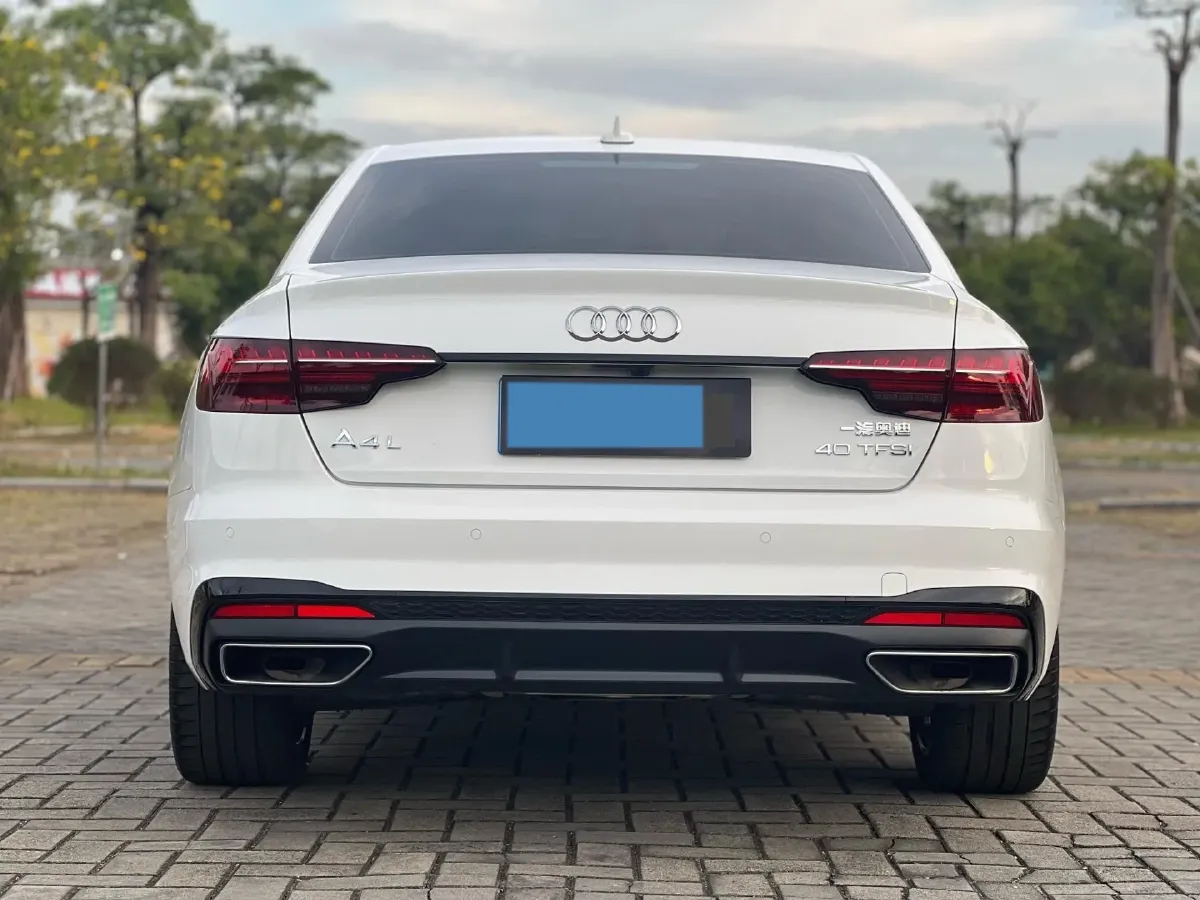 2022 Audi A4L 2.0T 190HP L4 7DCT,autocango,china used car exporter,china ev exporter,chinese used car exporter,chinese used ev exporter