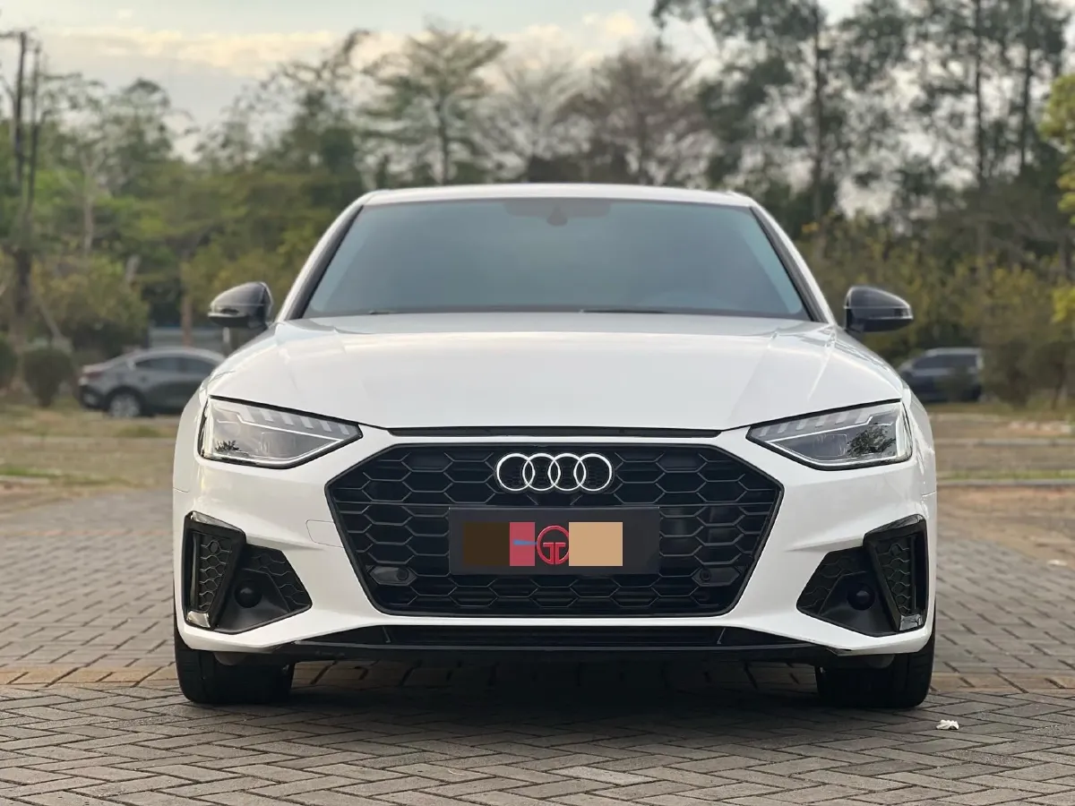 2022 Audi A4L 2.0T 190HP L4 7DCT,autocango,china used car exporter,china ev exporter,chinese used car exporter,chinese used ev exporter