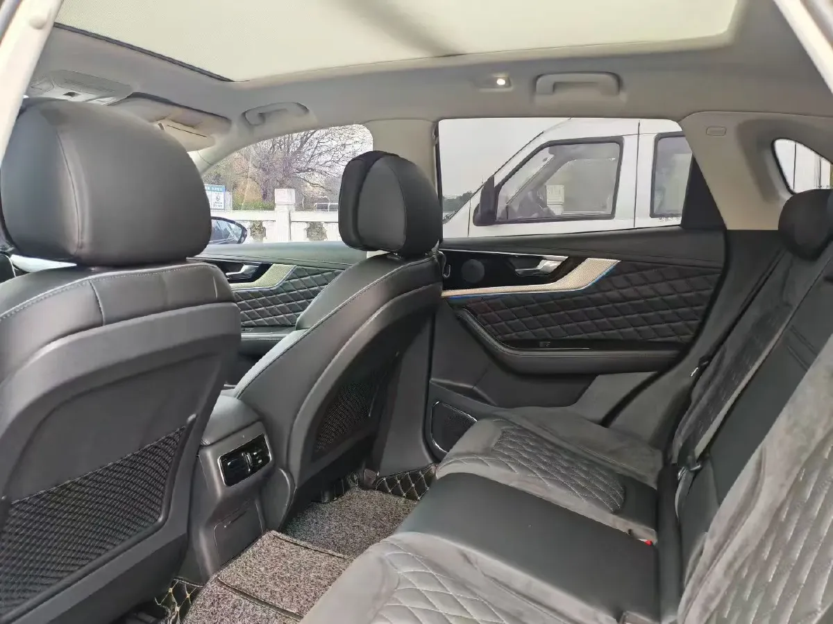 2019 HongQi HS5 2.0T 224HP L4 6AT,autocango,china used car exporter,china ev exporter,chinese used car exporter,chinese used ev exporter