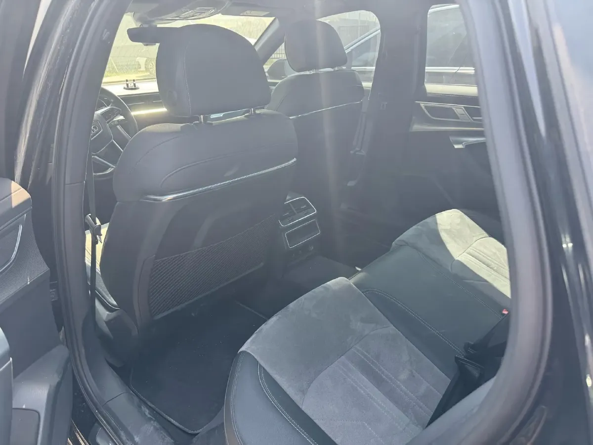 2023 Audi A6L 2.0T 190HP L4 7DCT,autocango,china used car exporter,china ev exporter,chinese used car exporter,chinese used ev exporter