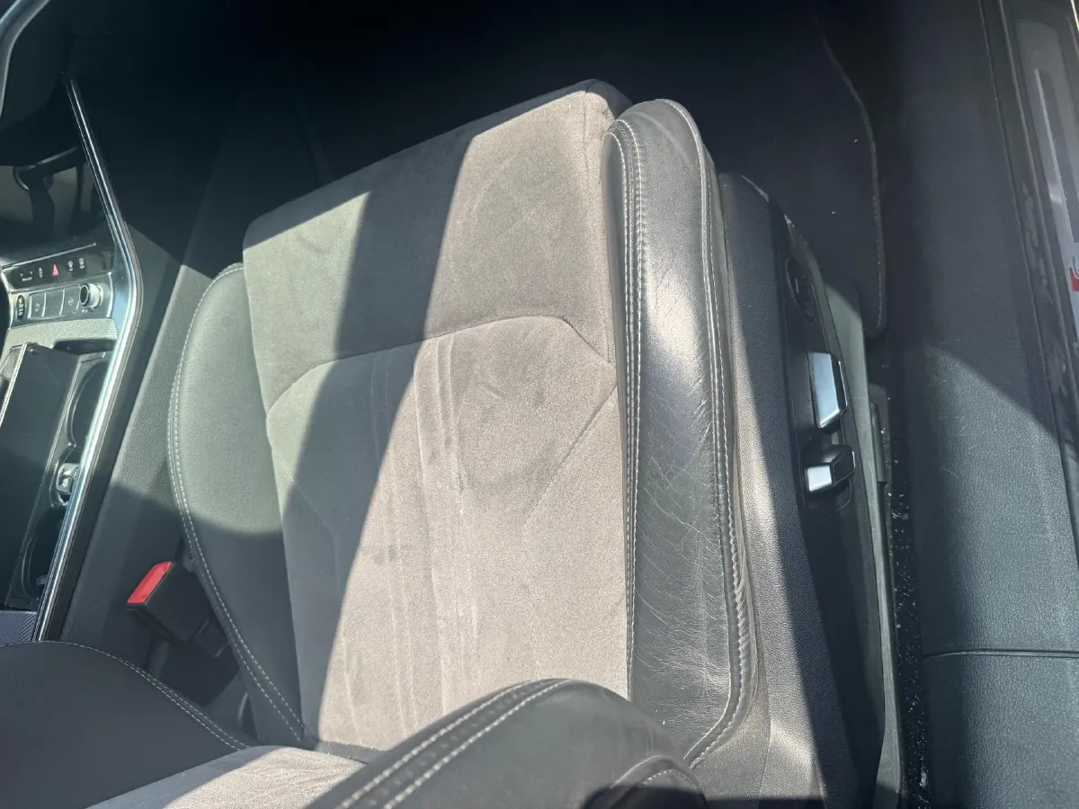 2023 Audi A6L 2.0T 190HP L4 7DCT,autocango,china used car exporter,china ev exporter,chinese used car exporter,chinese used ev exporter