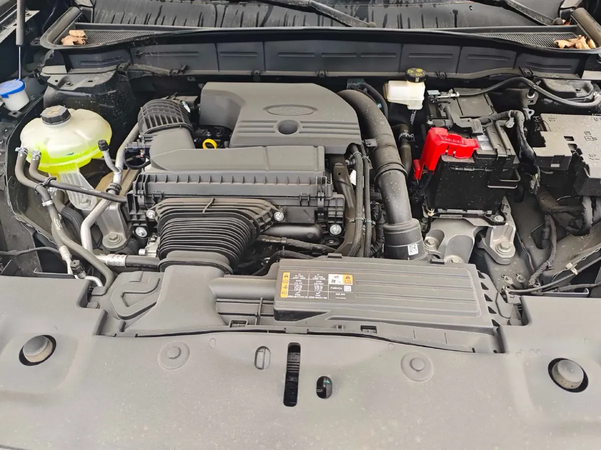 2025 Ford Edge 2.0T 252HP L4 8AT,autocango,china used car exporter,china ev exporter,chinese used car exporter,chinese used ev exporter