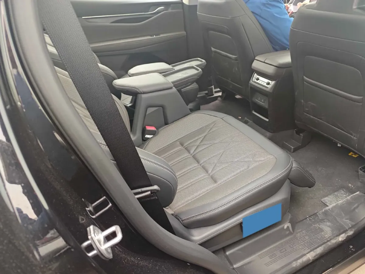 2025 Ford Edge 2.0T 252HP L4 8AT,autocango,china used car exporter,china ev exporter,chinese used car exporter,chinese used ev exporter