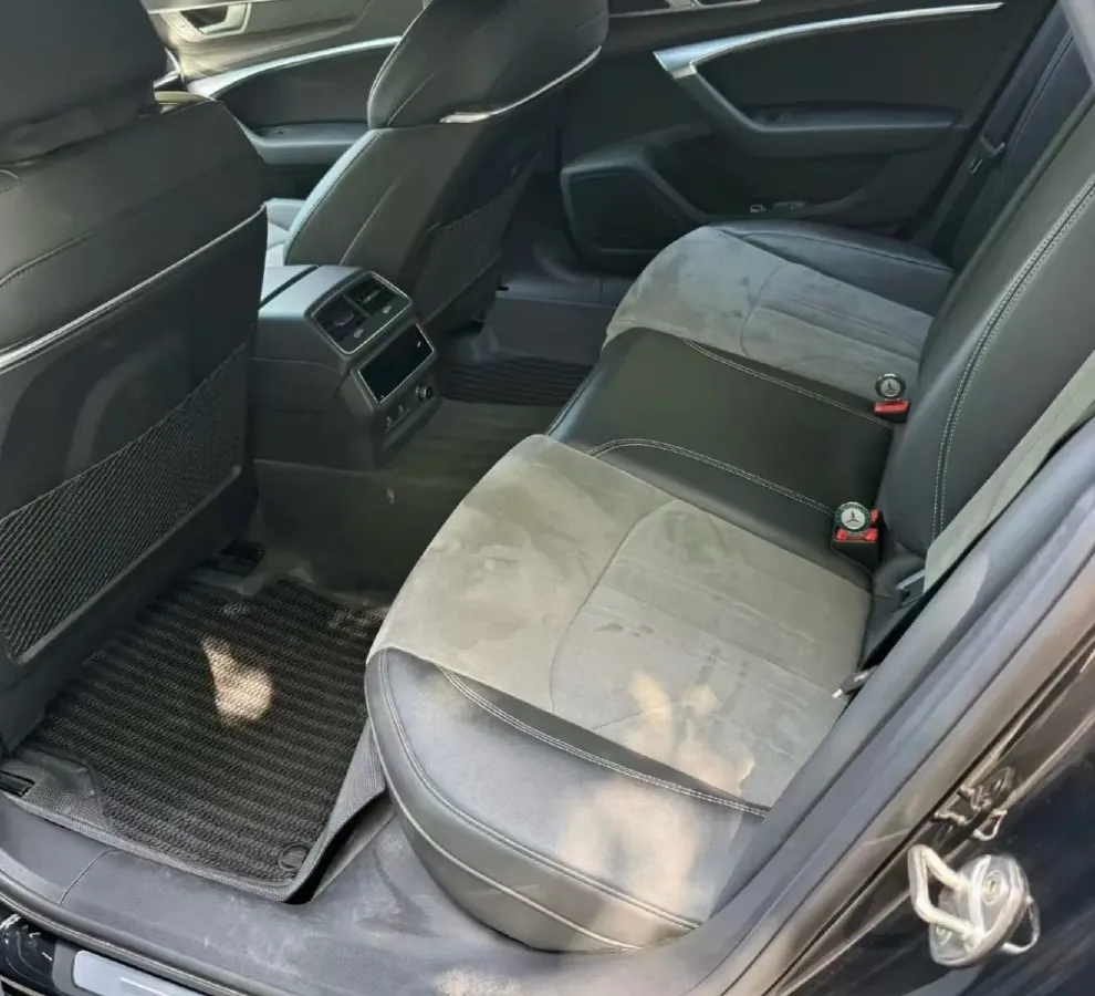 2024 Audi A6L 2.0T 245HP L4 7DCT,autocango,china used car exporter,china ev exporter,chinese used car exporter,chinese used ev exporter