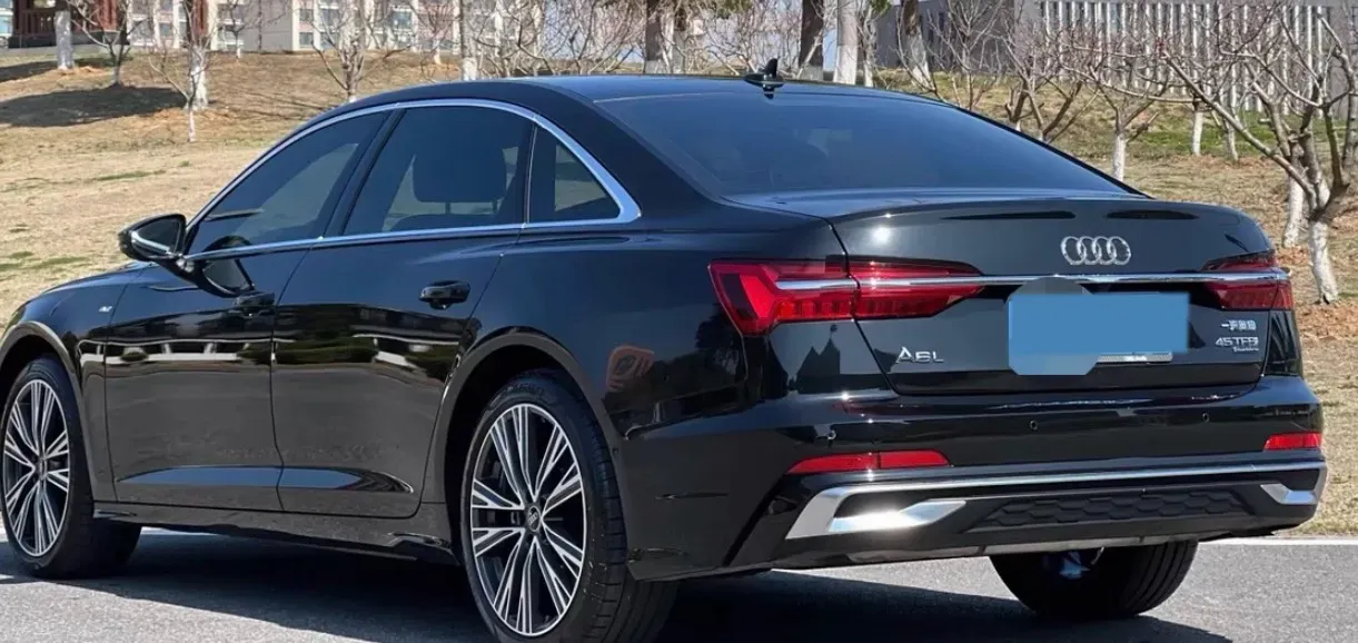 2024 Audi A6L 2.0T 245HP L4 7DCT,autocango,china used car exporter,china ev exporter,chinese used car exporter,chinese used ev exporter
