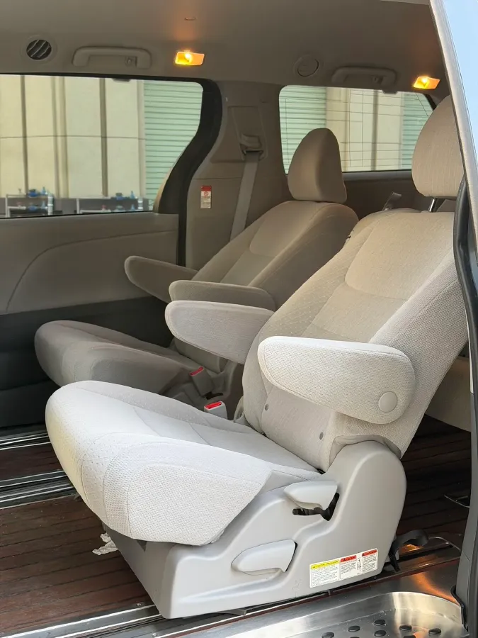 2019 Toyota Camry 2.0L 178HP L4 CVT,autocango,china used car exporter,china ev exporter,chinese used car exporter,chinese used ev exporter