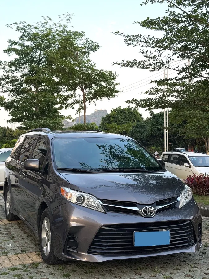 2019 Toyota Camry 2.0L 178HP L4 CVT,autocango,china used car exporter,china ev exporter,chinese used car exporter,chinese used ev exporter