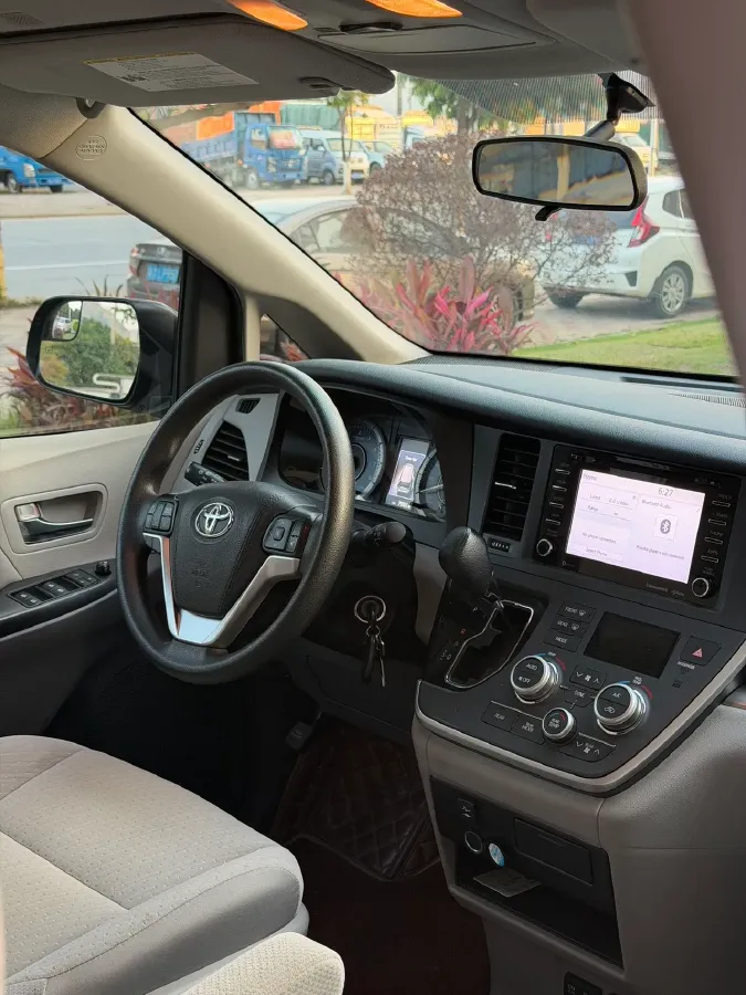 2019 Toyota Camry 2.0L 178HP L4 CVT,autocango,china used car exporter,china ev exporter,chinese used car exporter,chinese used ev exporter