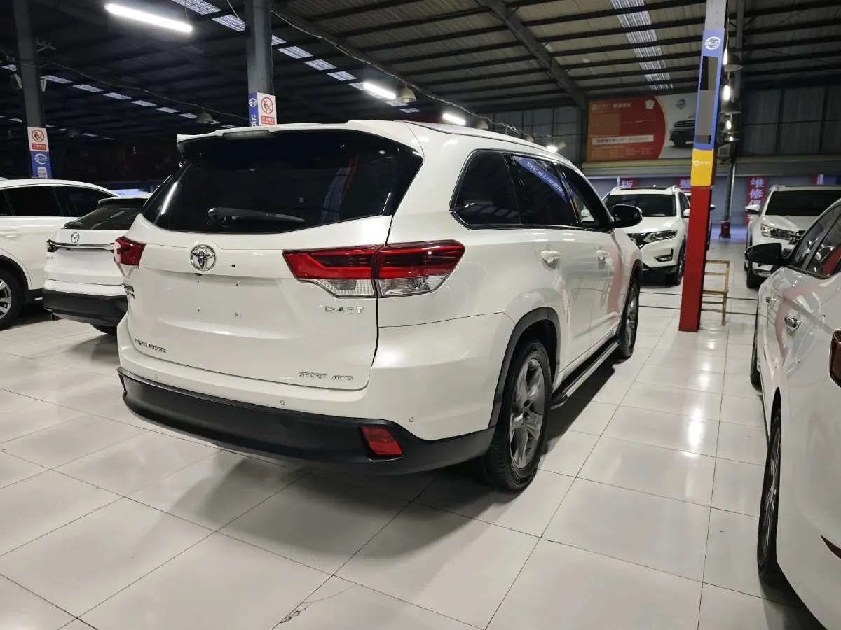 2018 Jeep Grand Commander 2.0T 265HP L4 9AT,autocango,china used car exporter,china ev exporter,chinese used car exporter,chinese used ev exporter